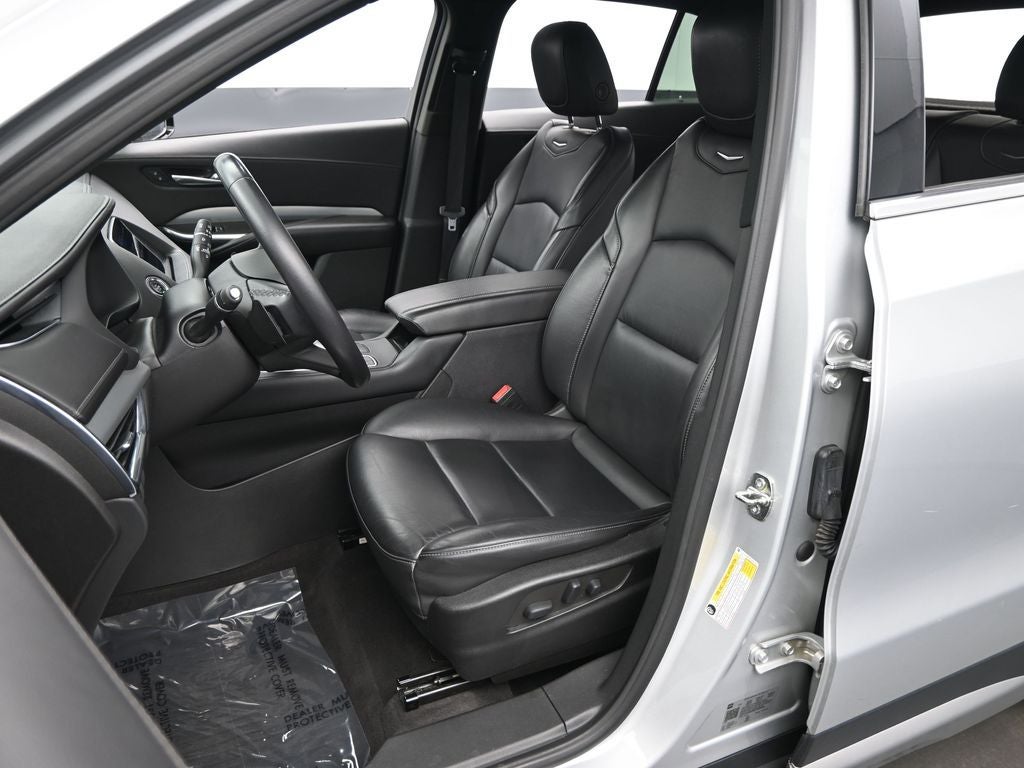 2022 Cadillac XT4 Premium Luxury