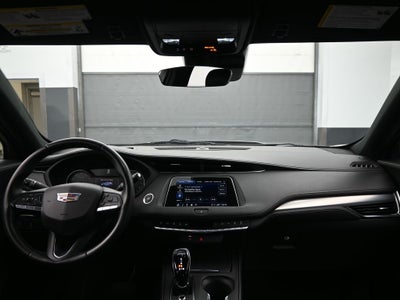 2022 Cadillac XT4 Premium Luxury