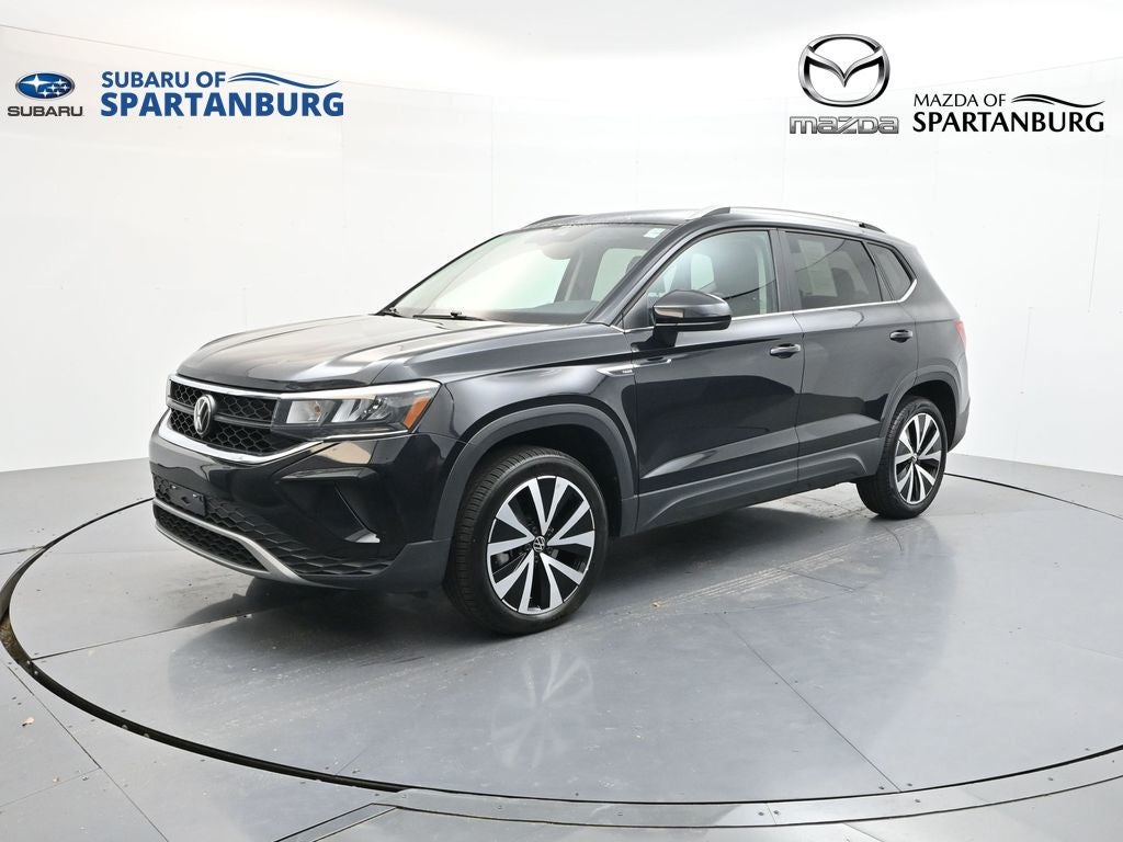 2024 Volkswagen Taos 1.5T SE's photo