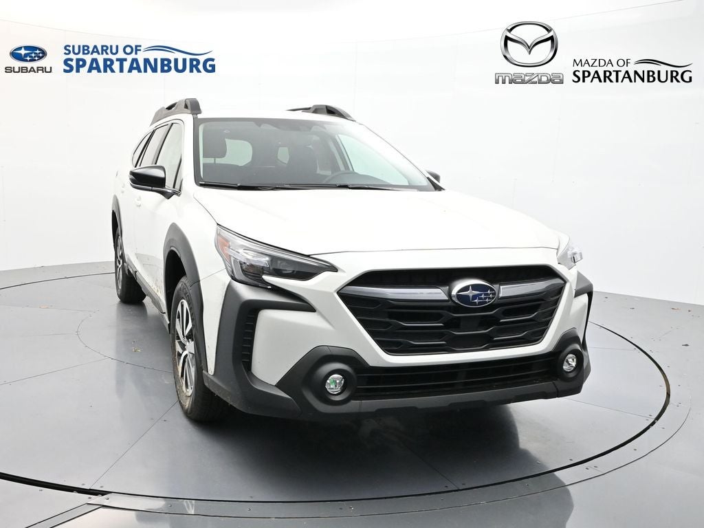 2025 Subaru Outback Premium's photo