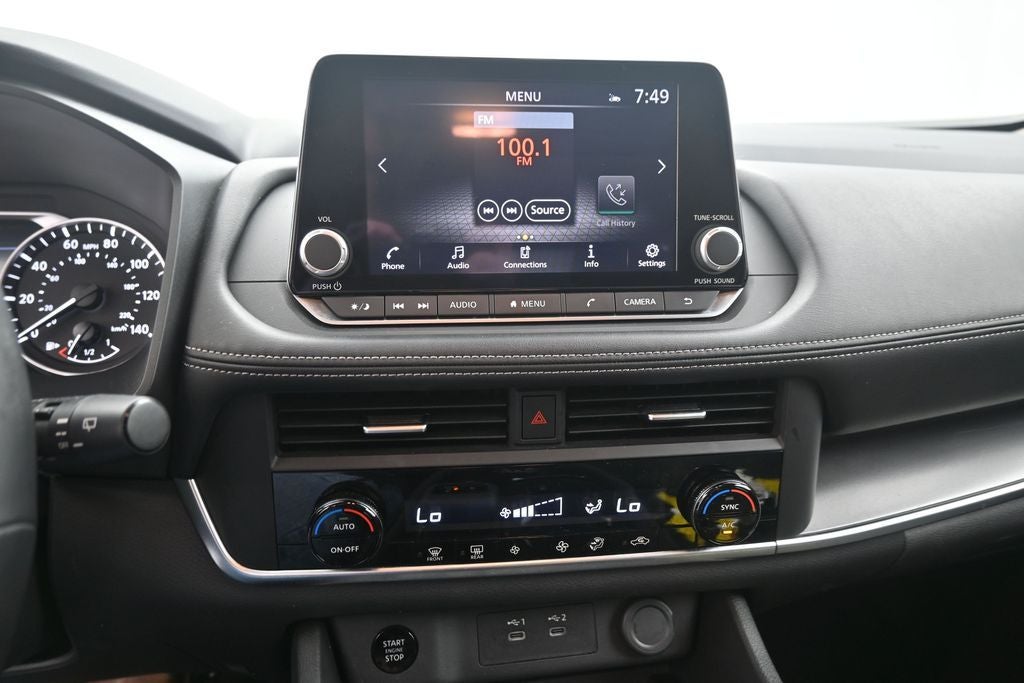 2025 Nissan Rogue SV