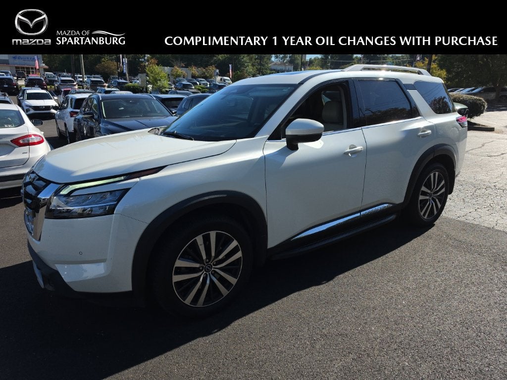 2022 Nissan Pathfinder Platinum