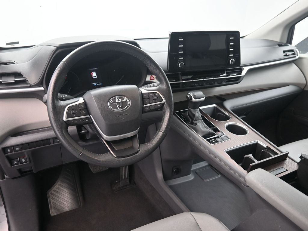 2024 Toyota Sienna XLE