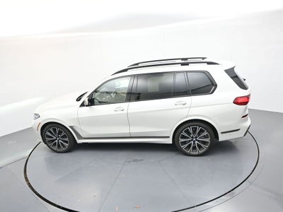 2022 BMW X7 M50i