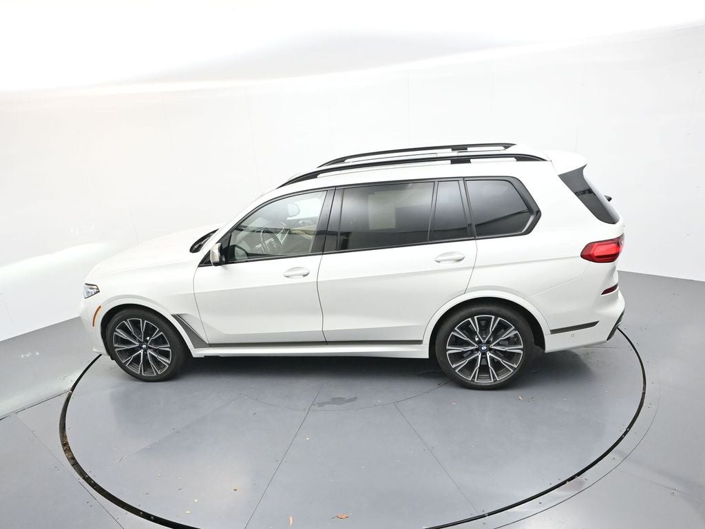 2022 BMW X7 M50i