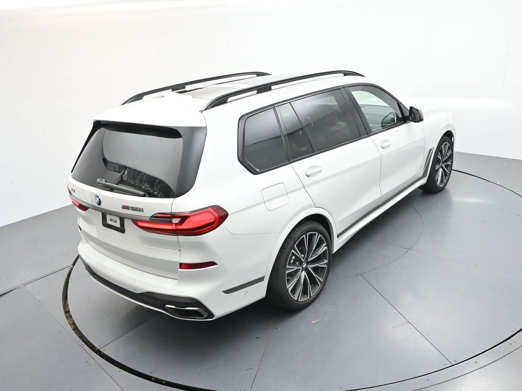2022 BMW X7 M50i