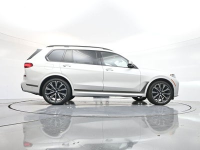 2022 BMW X7 M50i