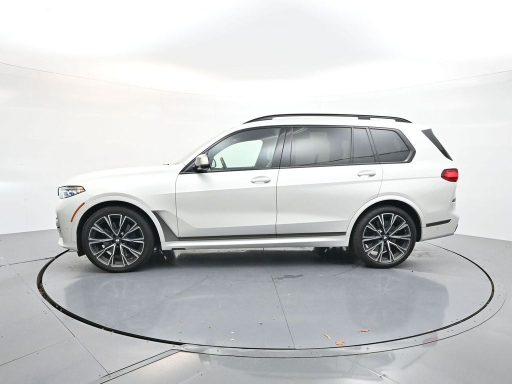 2022 BMW X7 M50i