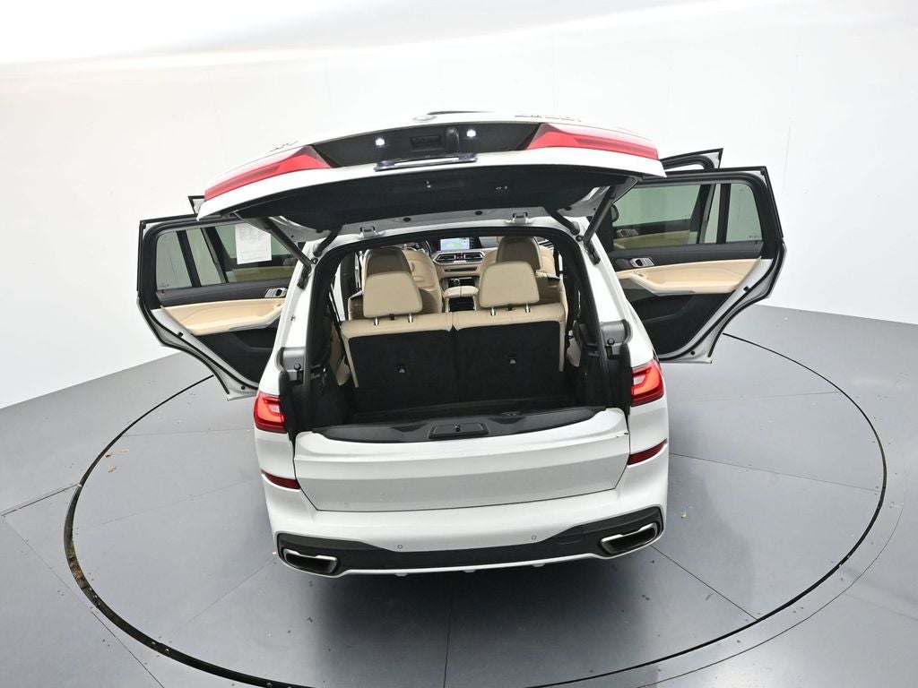 2022 BMW X7 M50i