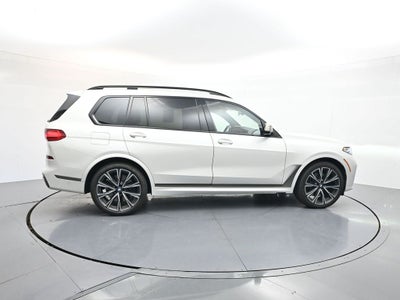 2022 BMW X7 M50i