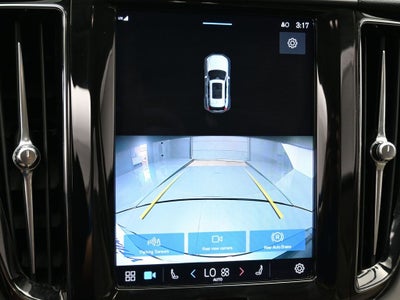 2022 Volvo XC60 B5 Momentum