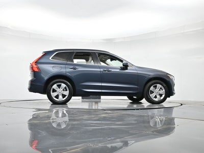 2022 Volvo XC60 B5 Momentum