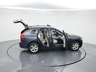 2022 Volvo XC60 B5 Momentum