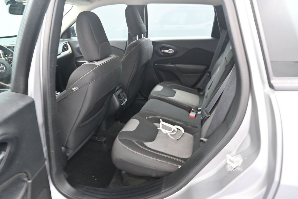 2015 Jeep Cherokee Sport