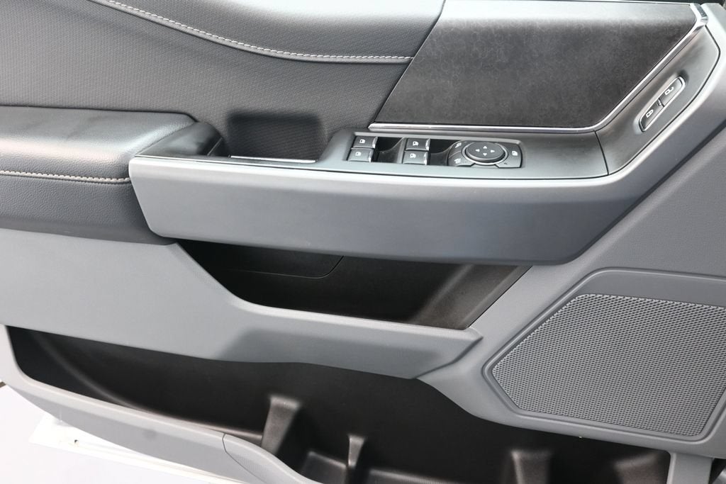 2024 Ford F-150 XLT ROUGH COUNTRY LIFT !!