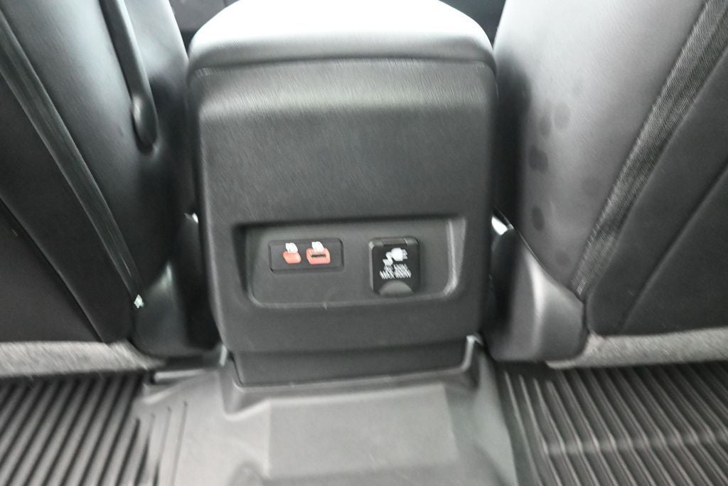 2024 Nissan Frontier SL
