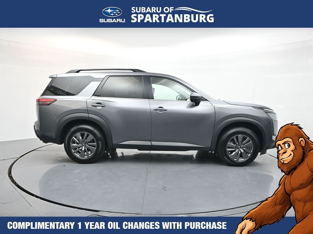 2025 Nissan Pathfinder SV
