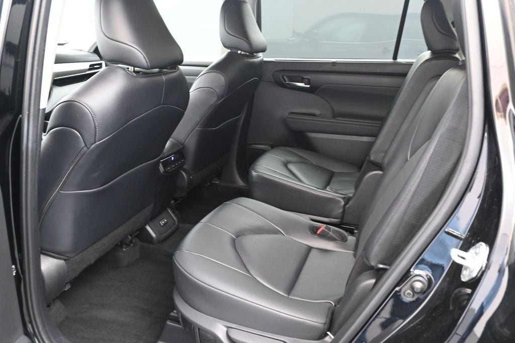 2025 Toyota Highlander XLE