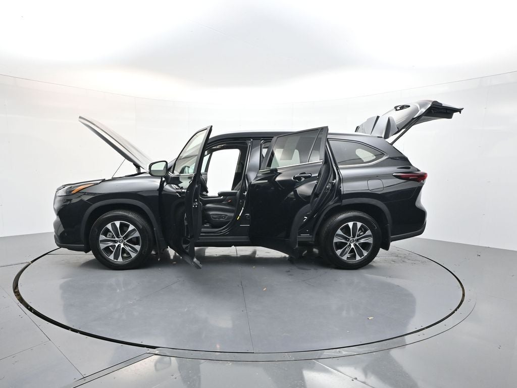 2025 Toyota Highlander XLE
