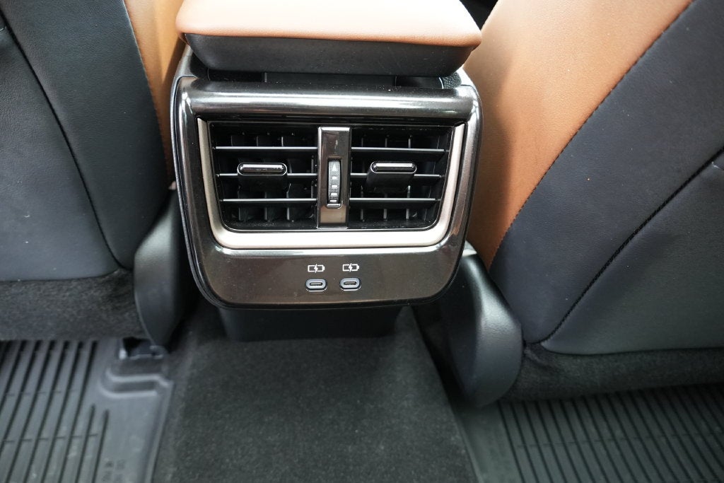 2025 Toyota Crown Signia Limited