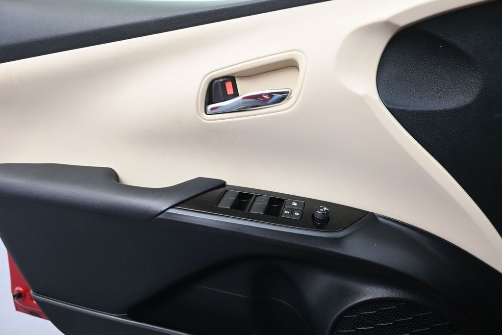 2021 Toyota Prius LE