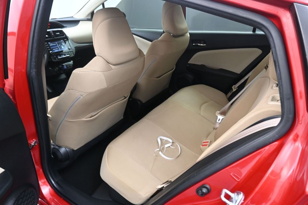 2021 Toyota Prius LE