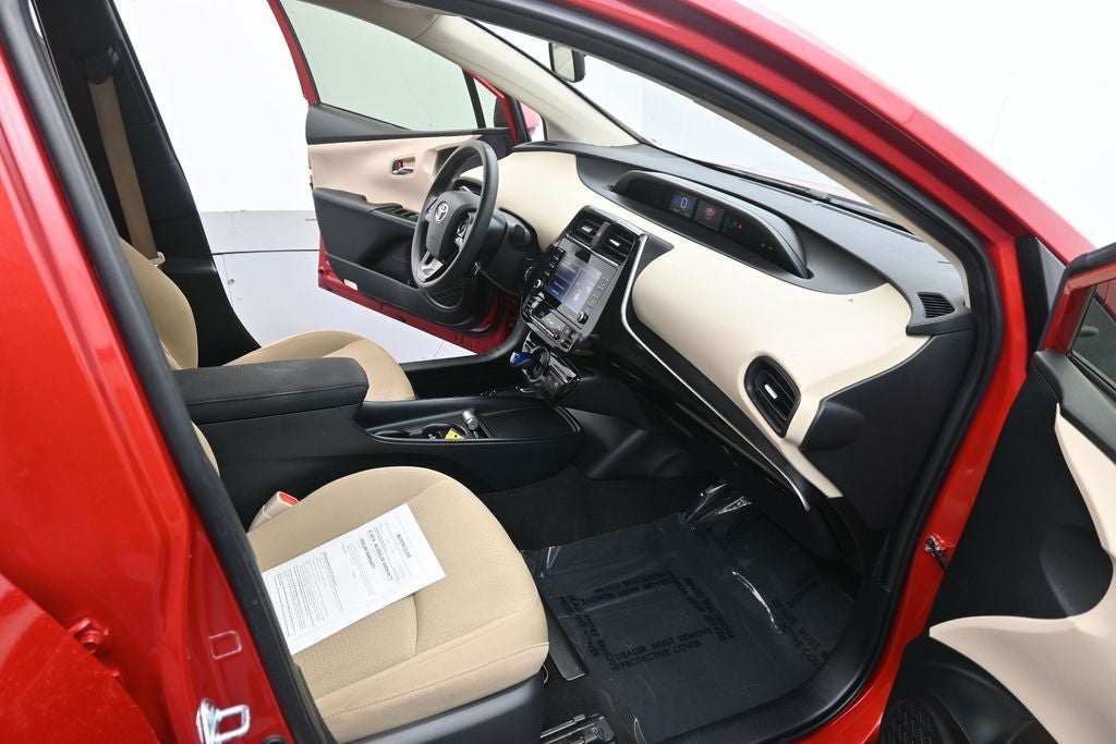 2021 Toyota Prius LE