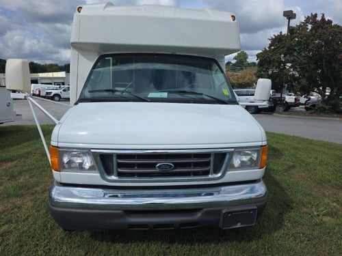 2006 Ford E-450SD Base