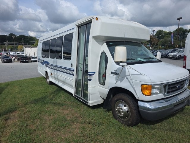 2006 Ford E-450SD Base