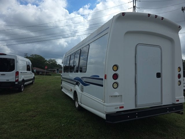 2006 Ford E-450SD Base