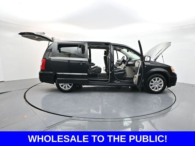 2014 Chrysler Town & Country Touring