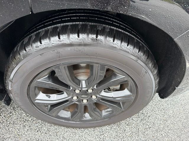 2023 Ford Edge SE