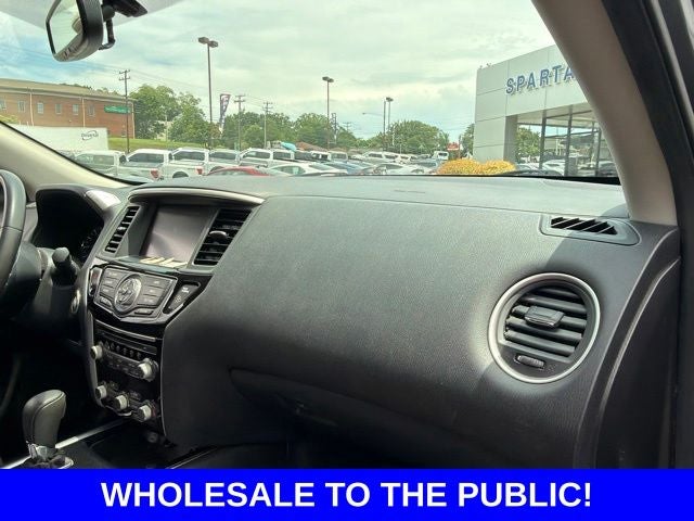 2017 Nissan Pathfinder SV