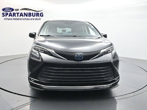 2021 Toyota Sienna XLE 8 Passenger
