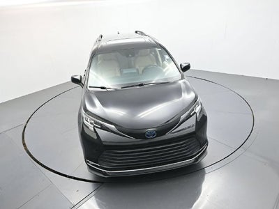 2021 Toyota Sienna XLE 8 Passenger
