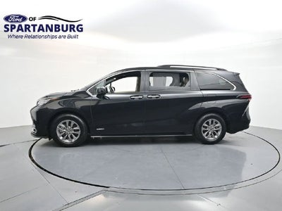 2021 Toyota Sienna XLE 8 Passenger
