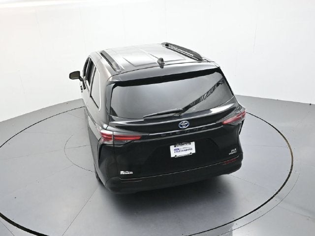 2021 Toyota Sienna XLE 8 Passenger