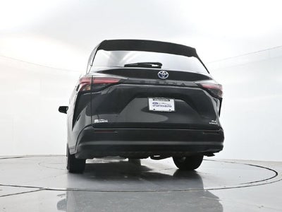 2021 Toyota Sienna XLE 8 Passenger