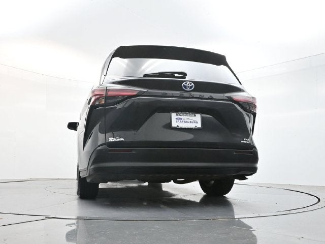 2021 Toyota Sienna XLE 8 Passenger