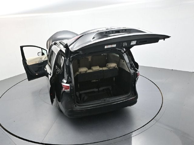 2021 Toyota Sienna XLE 8 Passenger
