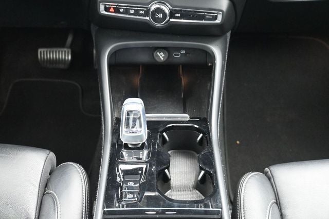 2023 Volvo XC40 Ultimate