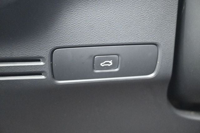 2023 Volvo XC40 Ultimate