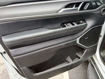 2025 Jeep Wagoneer Base