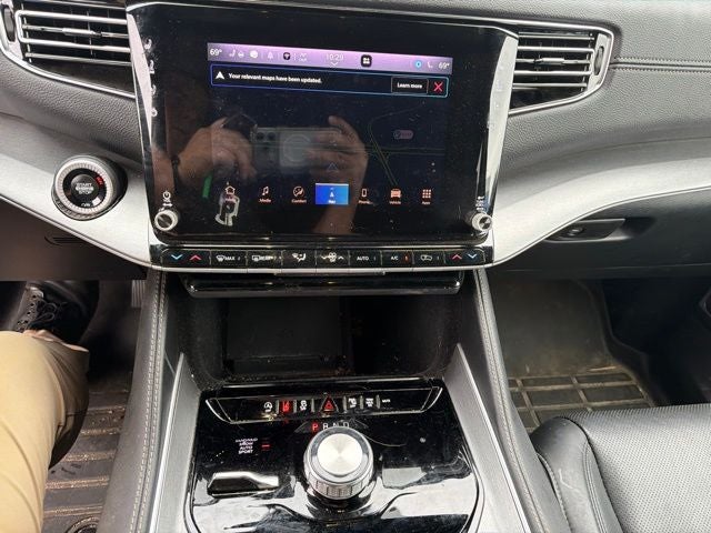 2025 Jeep Wagoneer Base