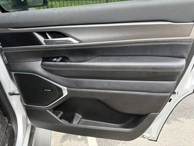 2025 Jeep Wagoneer Base