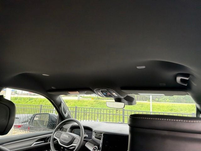 2025 Jeep Wagoneer Base