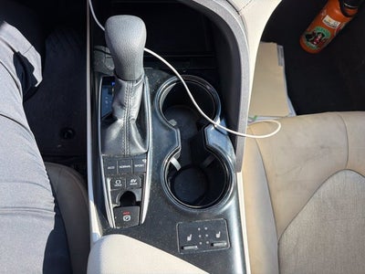 2019 Toyota Camry Hybrid LE