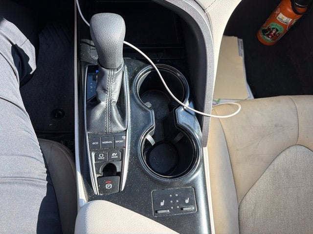 2019 Toyota Camry Hybrid LE