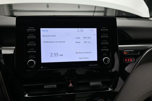 2022 Toyota Camry Hybrid LE