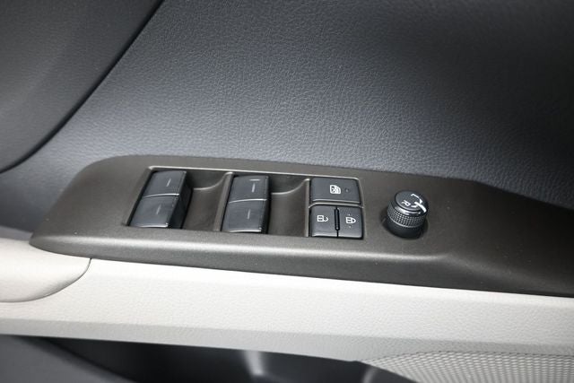 2022 Toyota Camry Hybrid LE